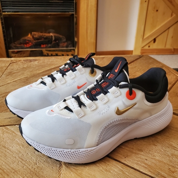 Nike Shoes - NEW Women's Nike React Escape RN Size 7 Summit White Metallic Gold Coin  & Black